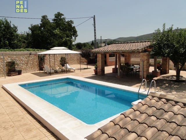 6 soveværelse Finca/Landehus til salg i Ontinyent med swimmingpool - € 490.000 (Ref: 8584231)