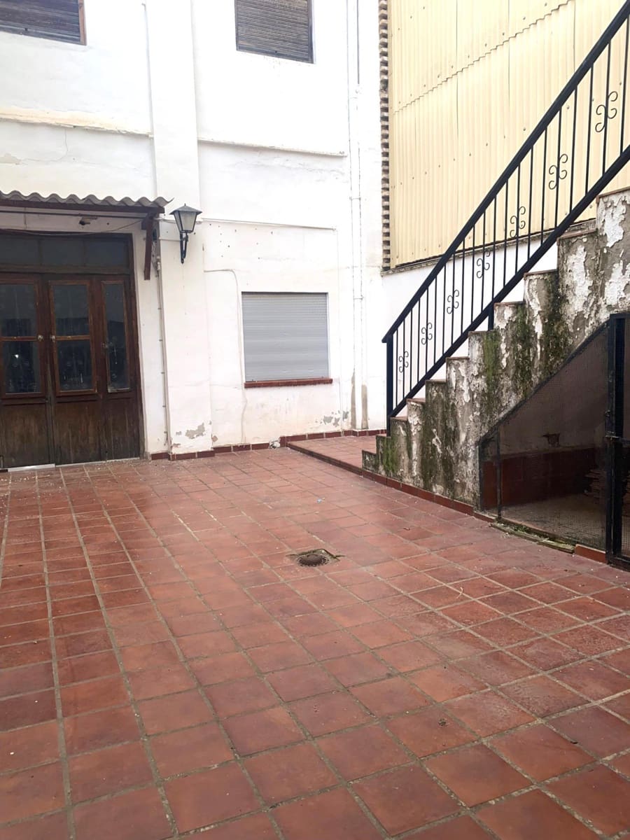 6 bedroom Townhouse for sale in Ontinyent - € 125,000 (Ref: 8836693)