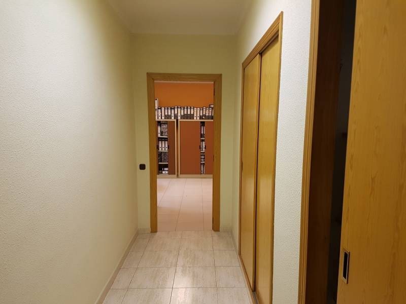 Commercial for sale in Ontinyent - € 135,000 (Ref: 8867379)