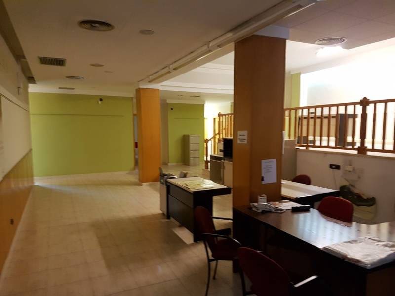 Commercial for sale in Ontinyent - € 135,000 (Ref: 8867379)