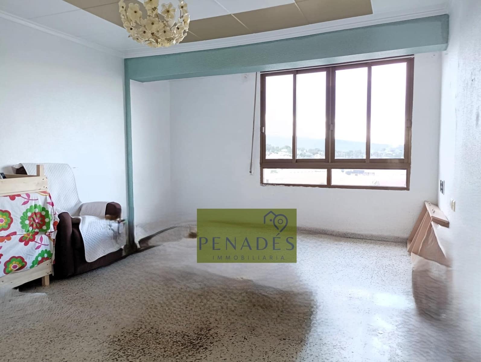 Piso de 3 habitaciones en Ontinyent en venta - 100.000 € (Ref: 8988330)