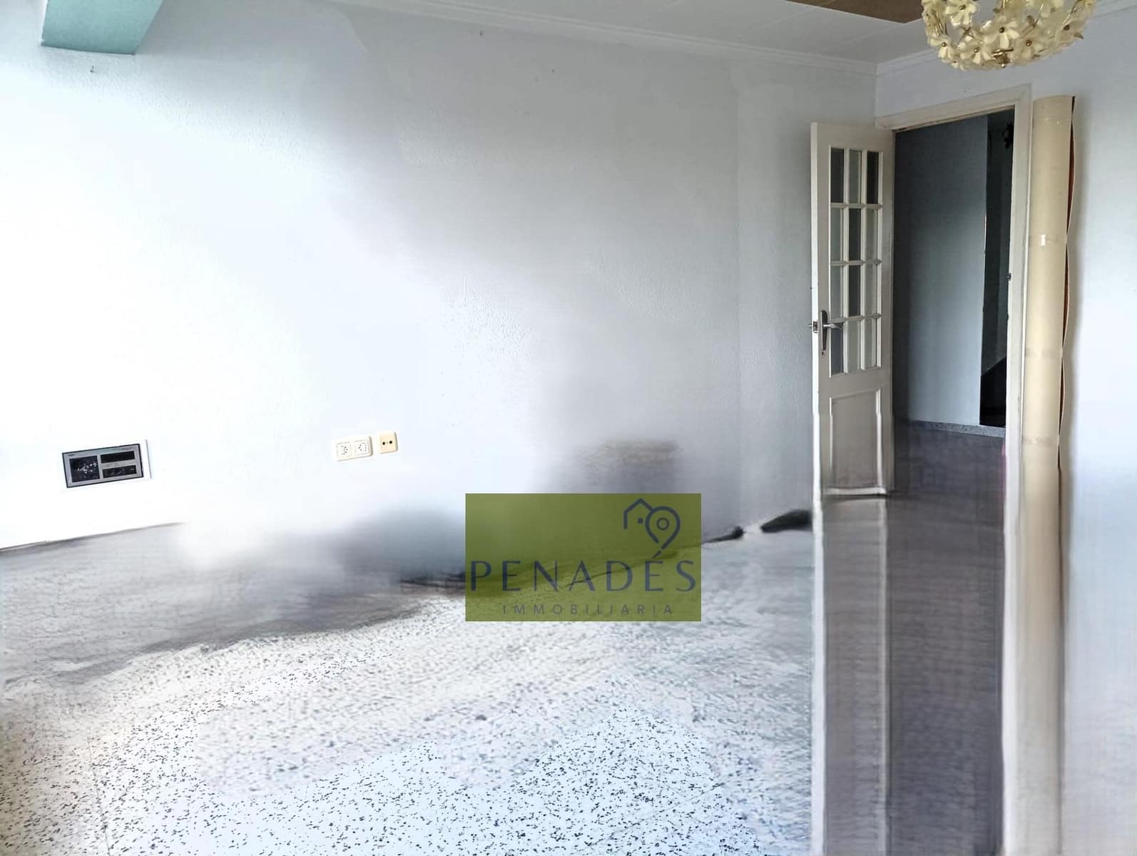 Piso de 3 habitaciones en Ontinyent en venta - 100.000 € (Ref: 8988330)