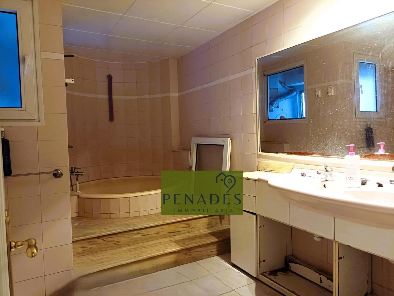 Piso de 3 habitaciones en Ontinyent en venta - 100.000 € (Ref: 8988330)