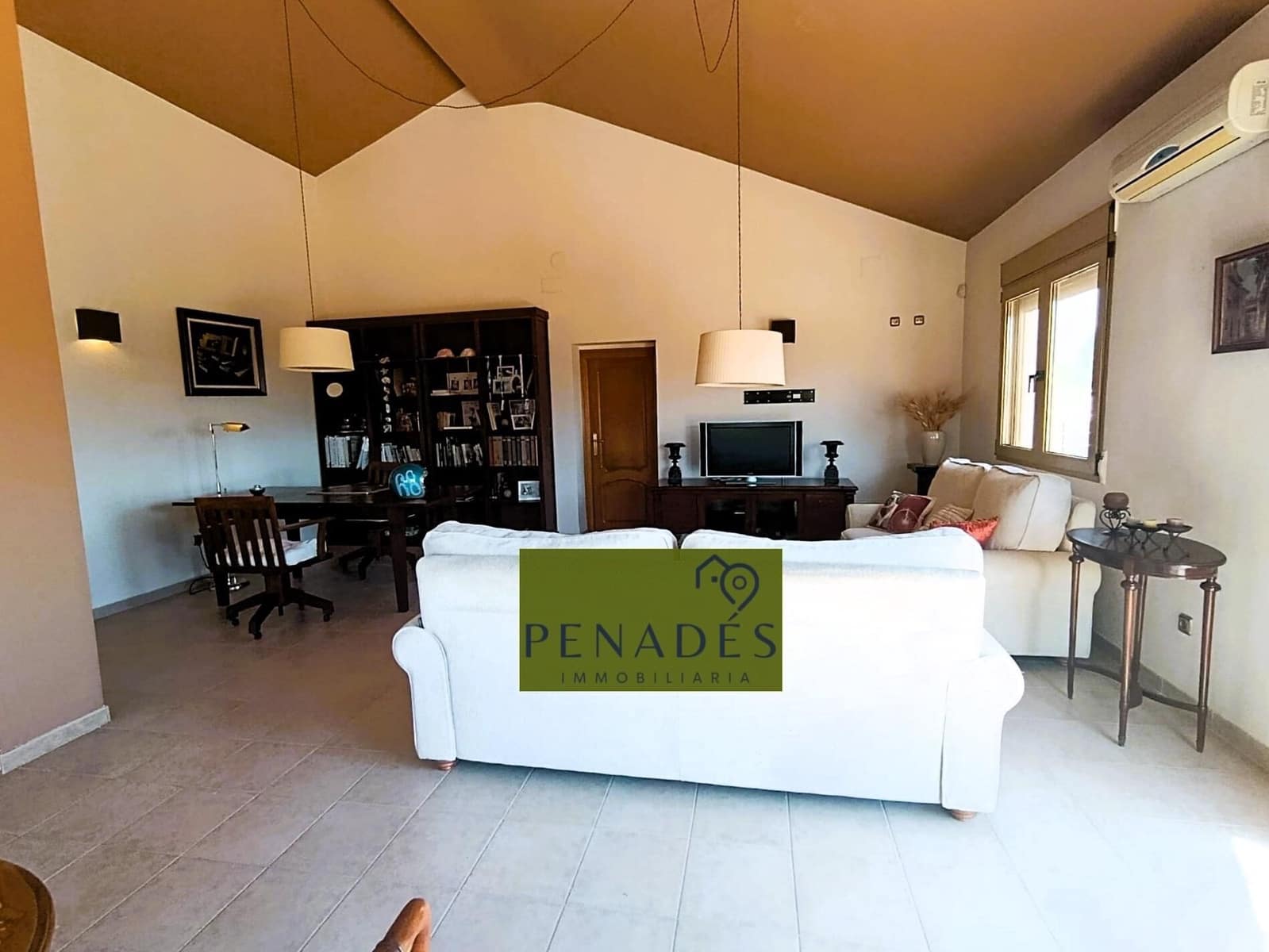 4 sypialnia Willa na sprzedaż w Ontinyent z basenem garażem - 690 000 € (Ref: 9020760)