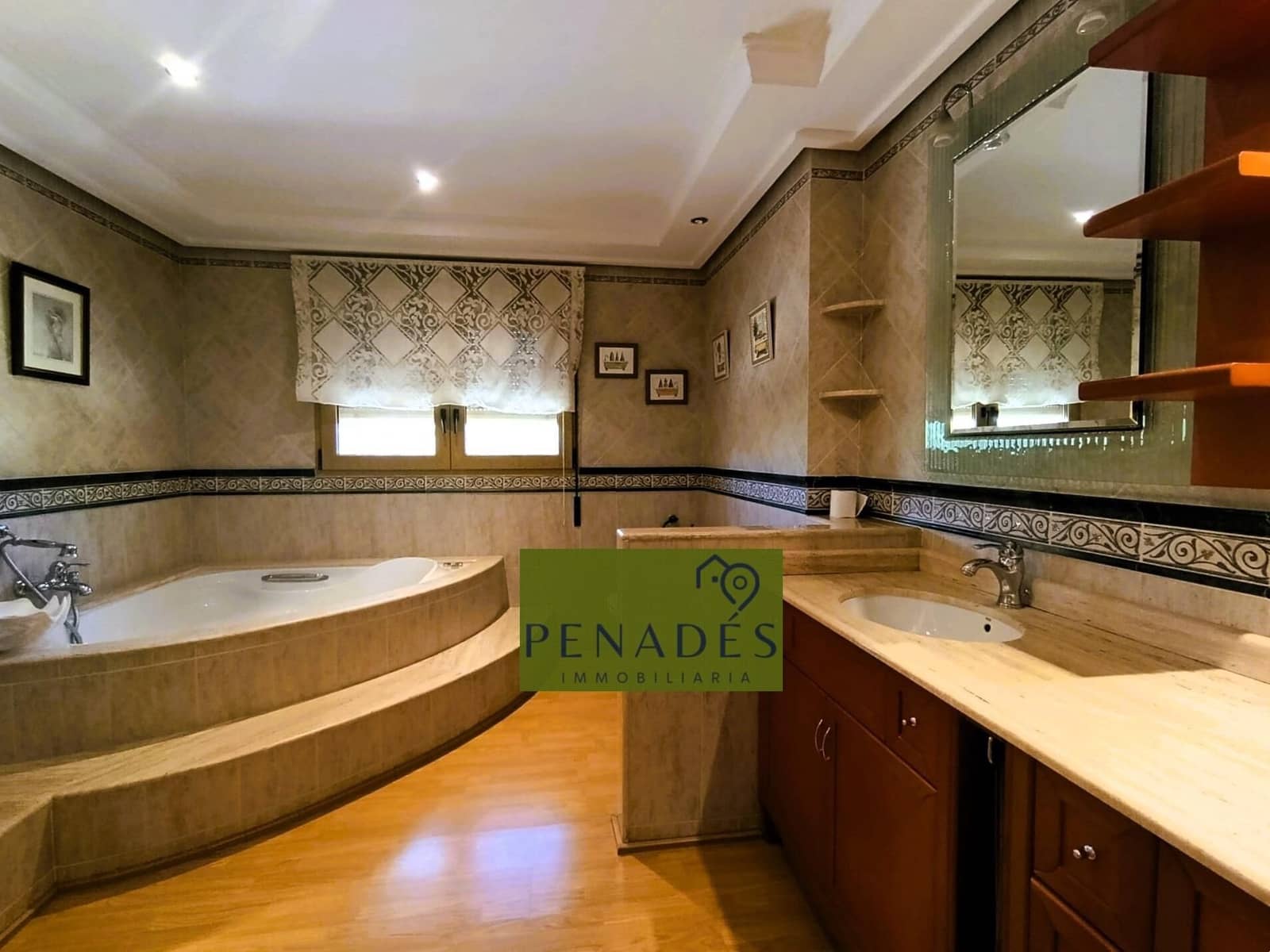 4 sypialnia Willa na sprzedaż w Ontinyent z basenem garażem - 690 000 € (Ref: 9020760)