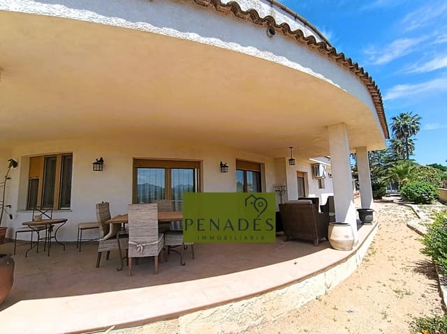 4 sypialnia Willa na sprzedaż w Ontinyent z basenem garażem - 690 000 € (Ref: 9020760)