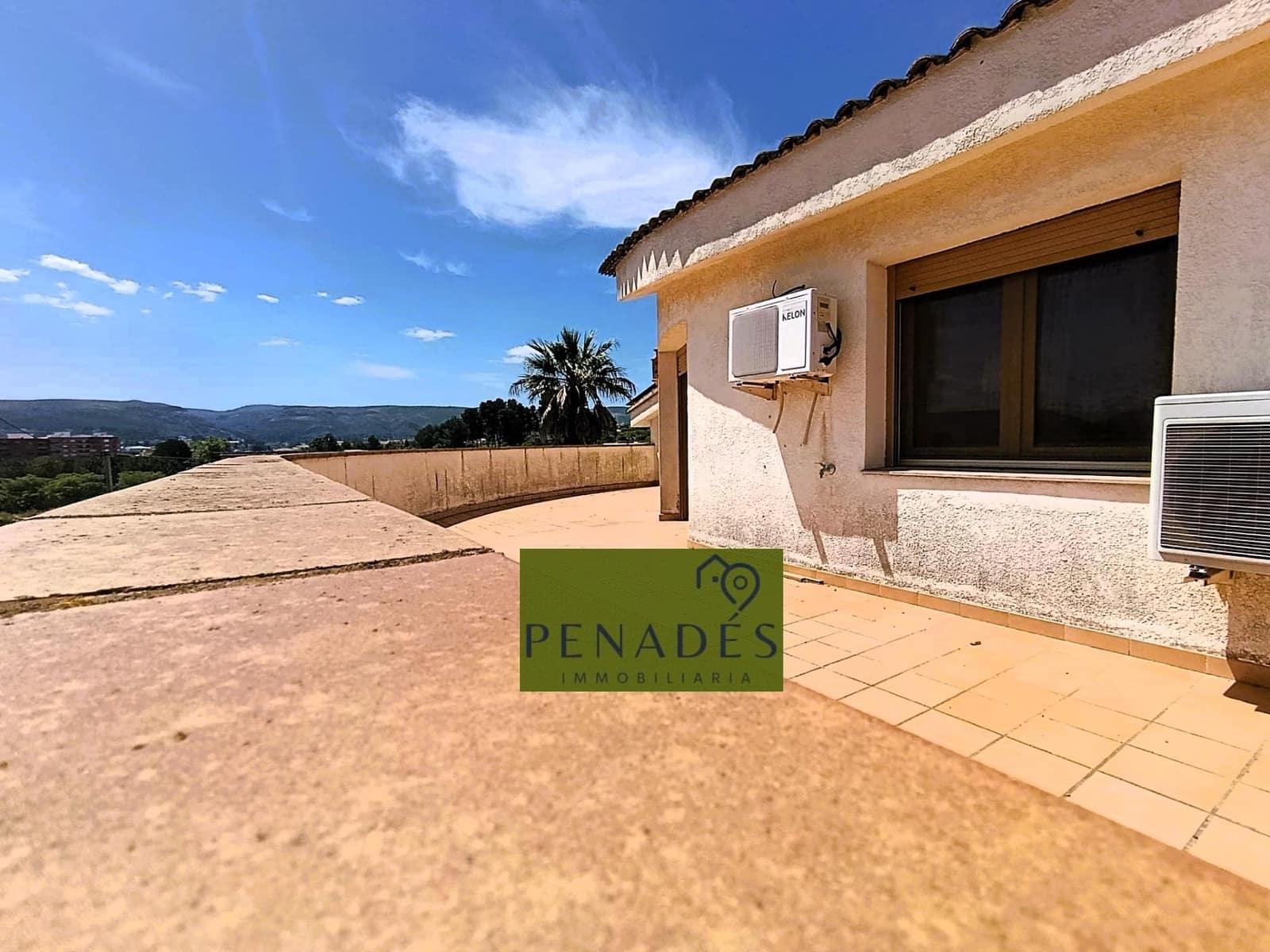 4 sypialnia Willa na sprzedaż w Ontinyent z basenem garażem - 690 000 € (Ref: 9020760)