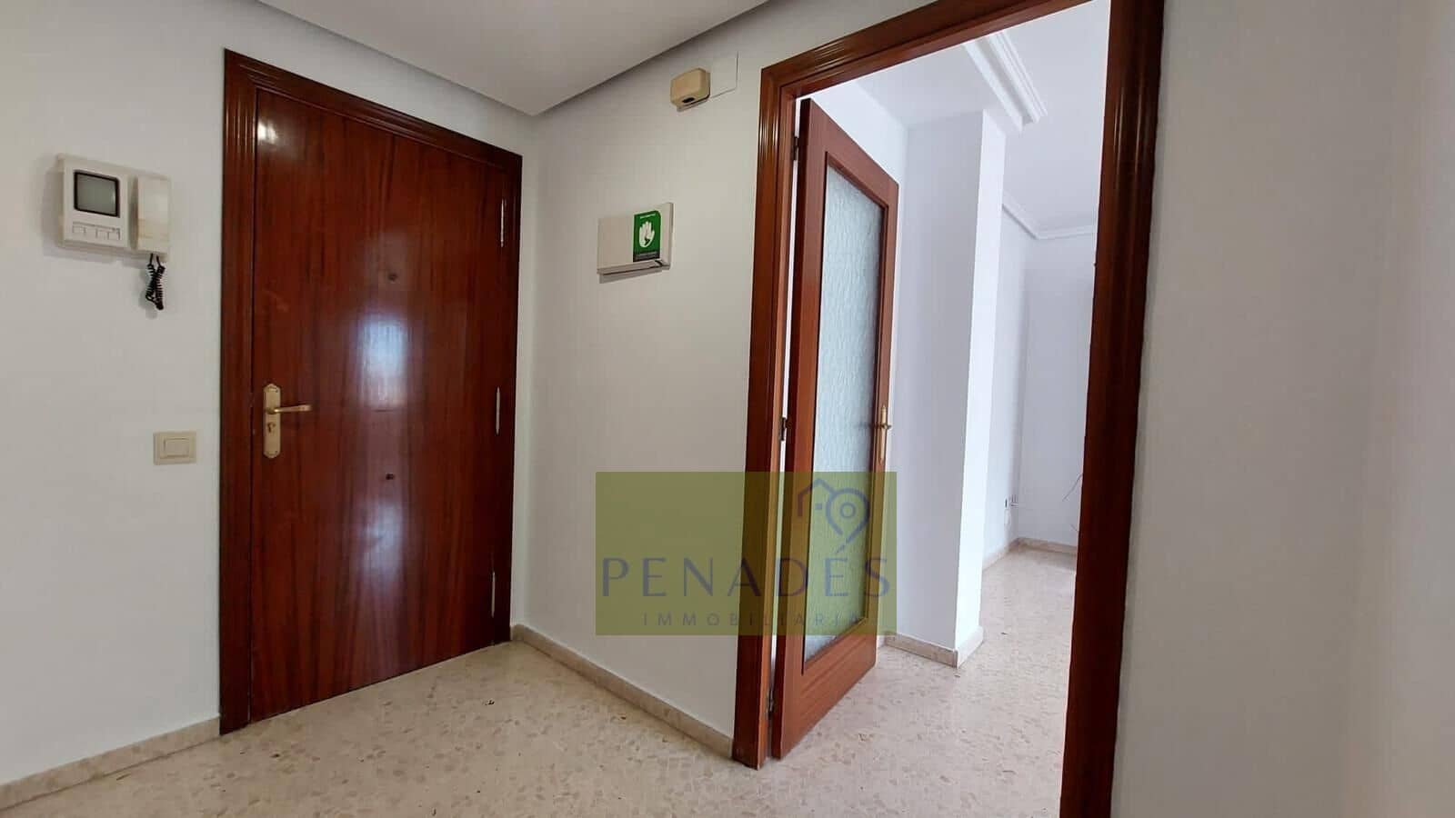 4 chambre Appartement à vendre à Ontinyent avec garage - 150 000 € (Ref: 9020761)