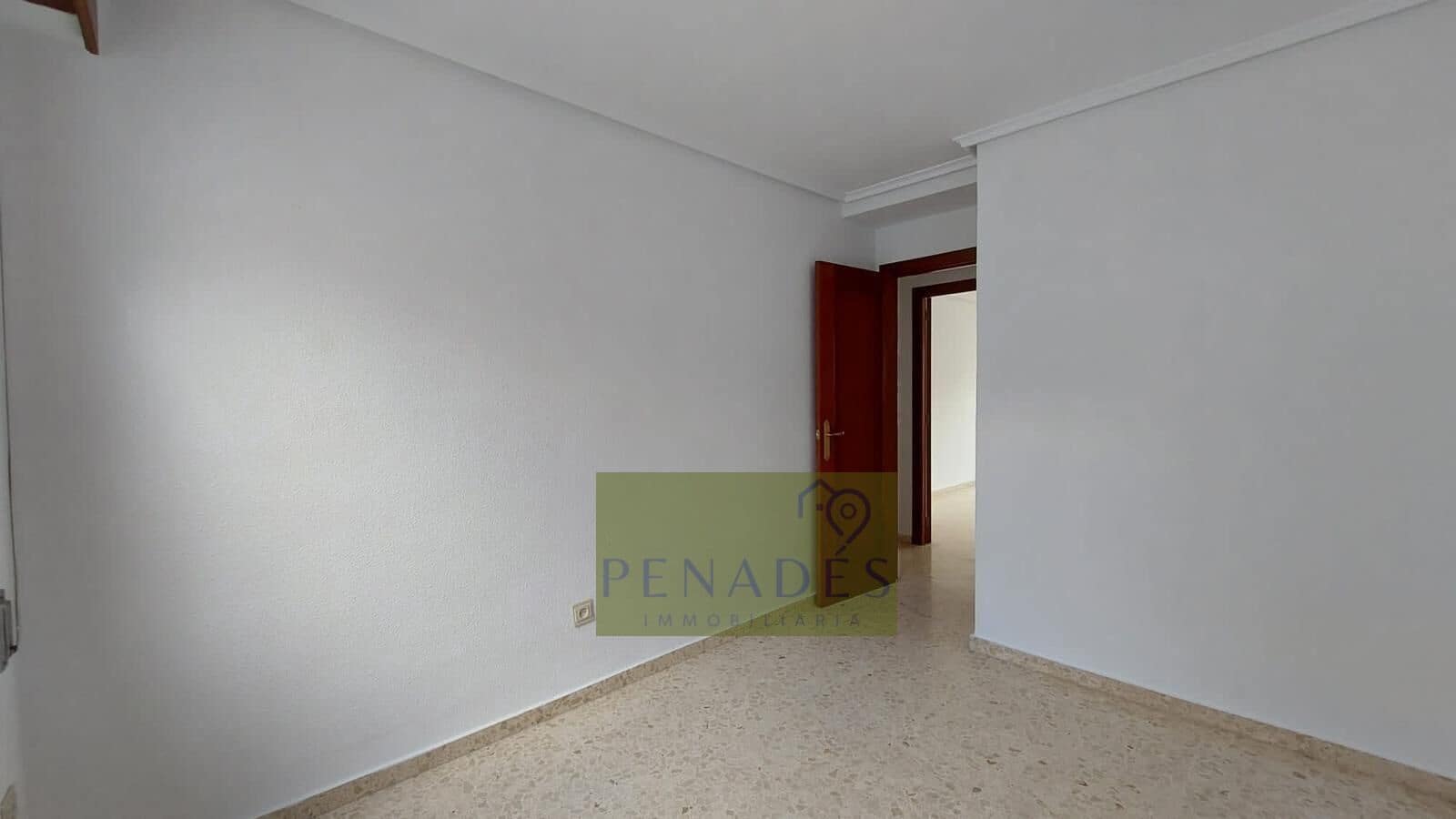 4 chambre Appartement à vendre à Ontinyent avec garage - 150 000 € (Ref: 9020761)