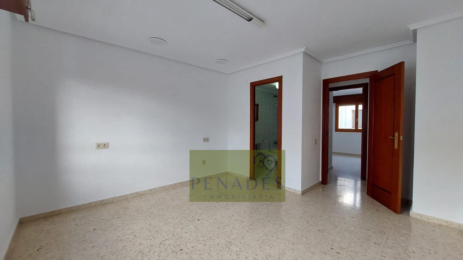 4 chambre Appartement à vendre à Ontinyent avec garage - 150 000 € (Ref: 9020761)