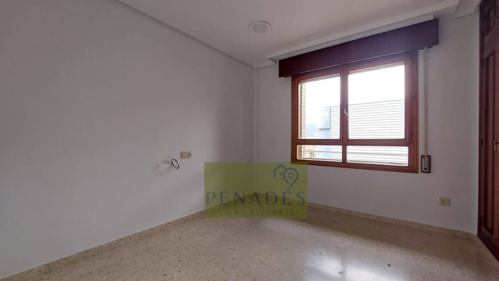 4 chambre Appartement à vendre à Ontinyent avec garage - 150 000 € (Ref: 9020761)