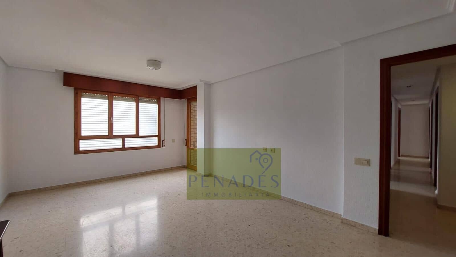 4 chambre Appartement à vendre à Ontinyent avec garage - 150 000 € (Ref: 9020761)
