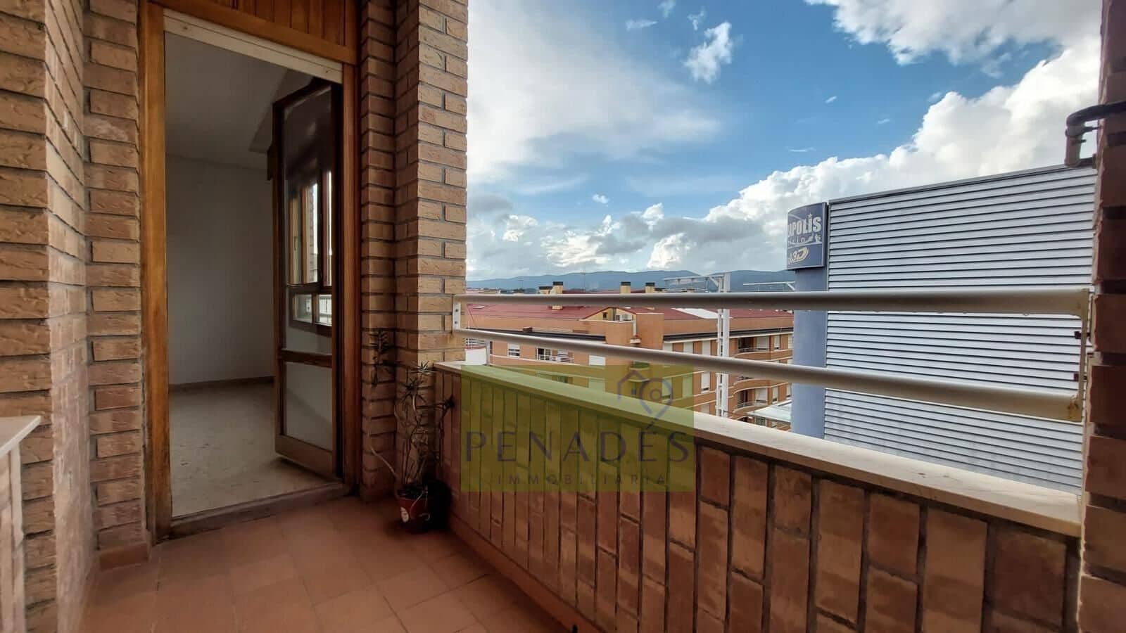 4 chambre Appartement à vendre à Ontinyent avec garage - 150 000 € (Ref: 9020761)