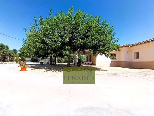 3 makuuhuone Huvila myytävänä paikassa Ontinyent mukana 
autotalli - 370 000 € (Ref: 9116316)