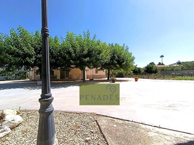 3 makuuhuone Huvila myytävänä paikassa Ontinyent mukana 
autotalli - 370 000 € (Ref: 9116316)