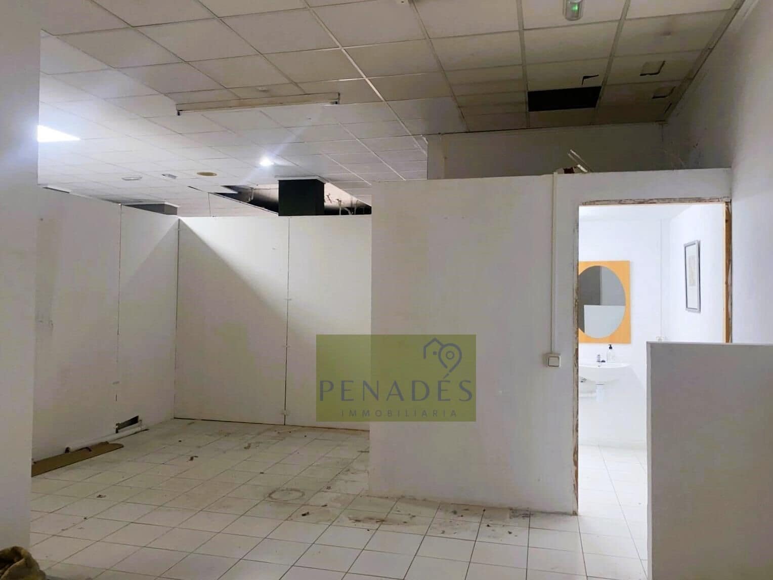 Comercial para venda em Ontinyent - 122 000 € (Ref: 9118925)