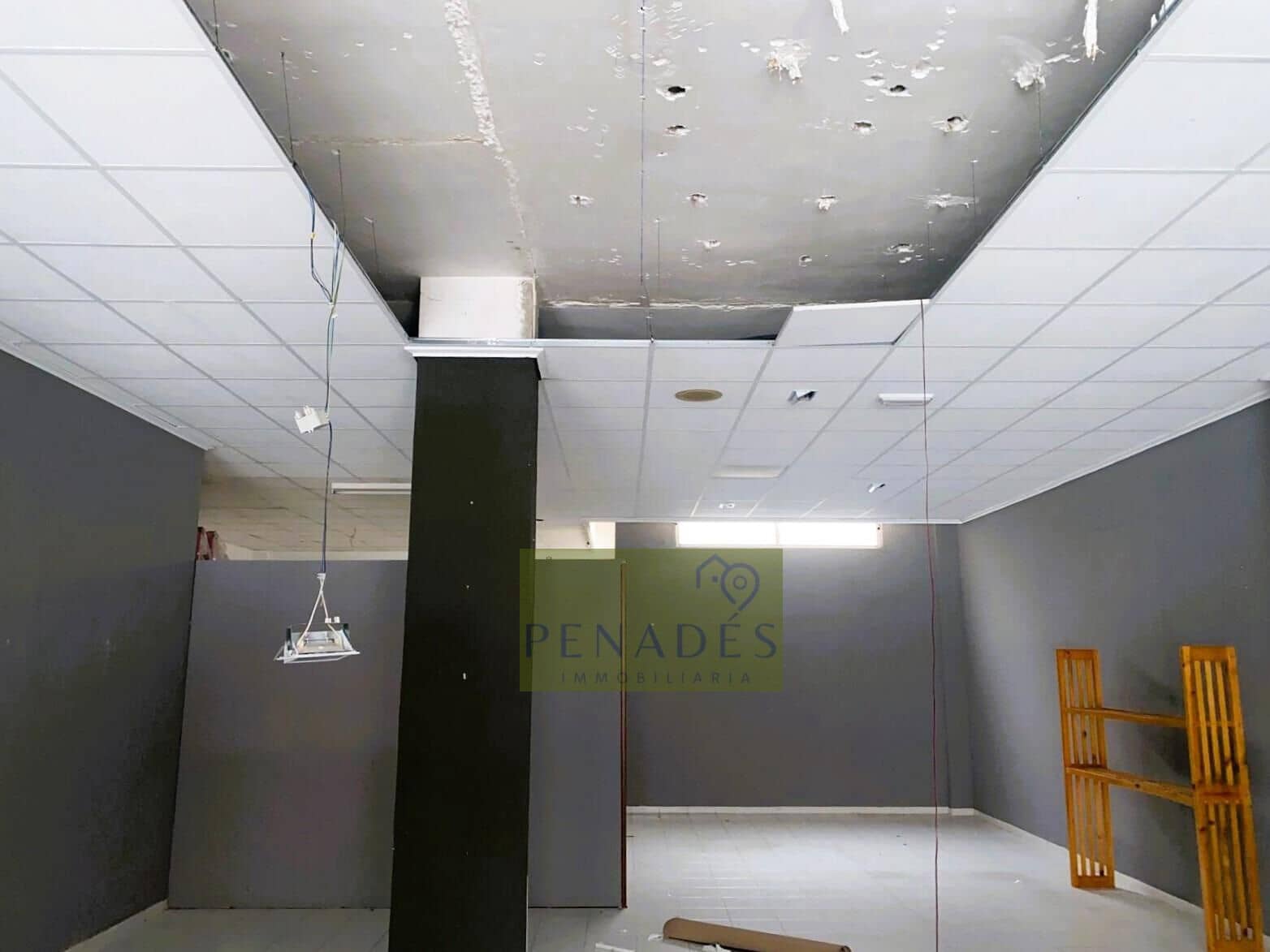 Comercial para venda em Ontinyent - 122 000 € (Ref: 9118925)