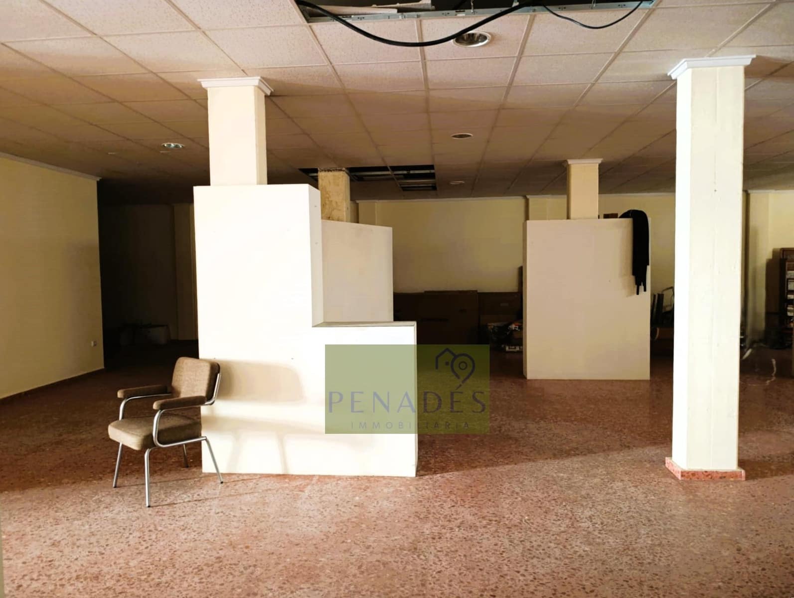 Commercial for sale in Ontinyent - € 170,000 (Ref: 9118934)