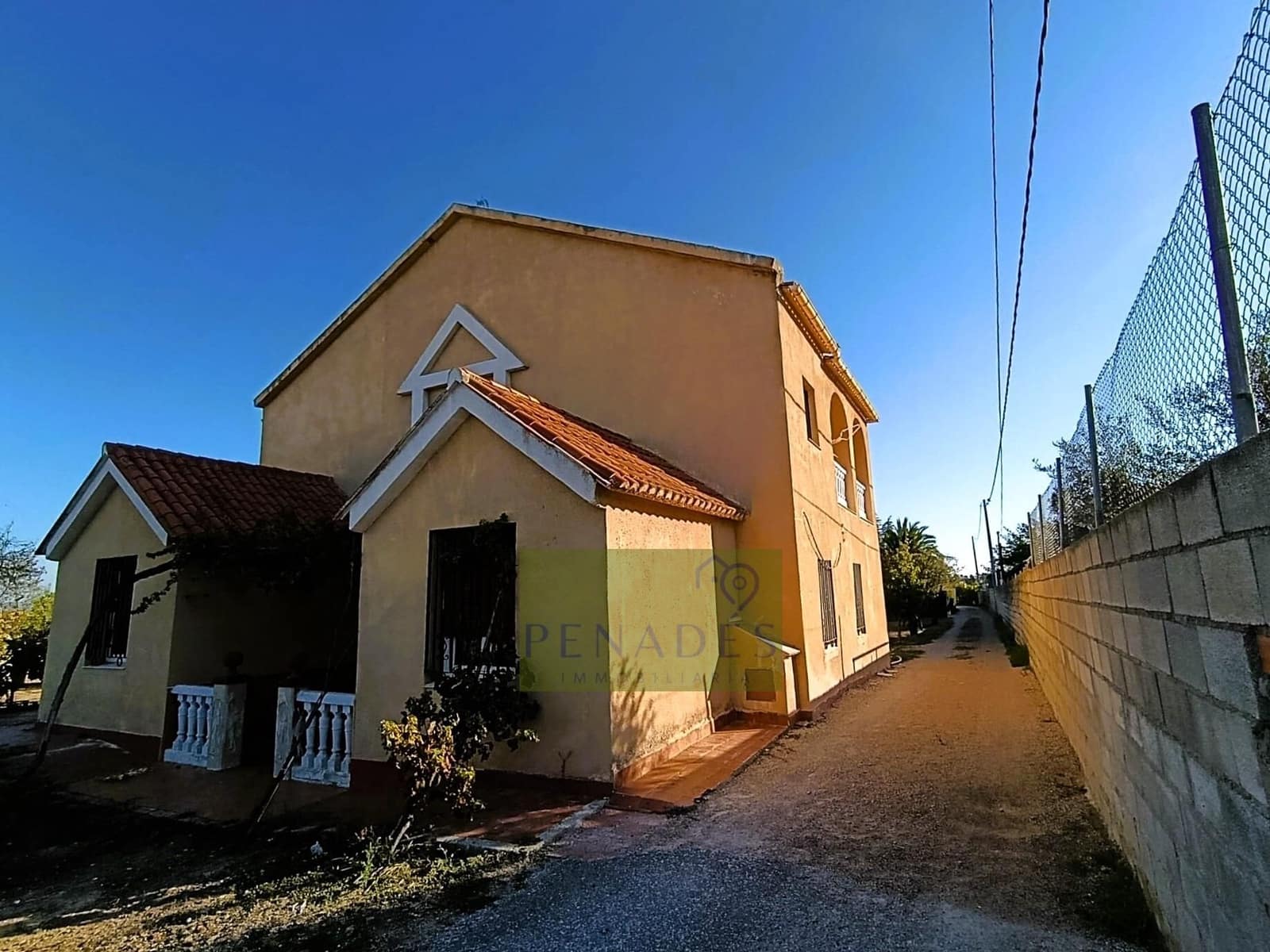 7 soveværelse Villa til salg i Ontinyent - € 250.000 (Ref: 9308702)