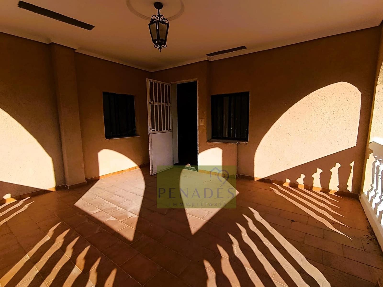 7 soveværelse Villa til salg i Ontinyent - € 250.000 (Ref: 9308702)