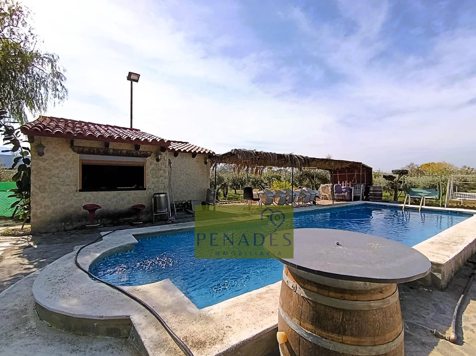 6 soveværelse Villa til salg i Ontinyent med swimmingpool - € 300.000 (Ref: 9411215)