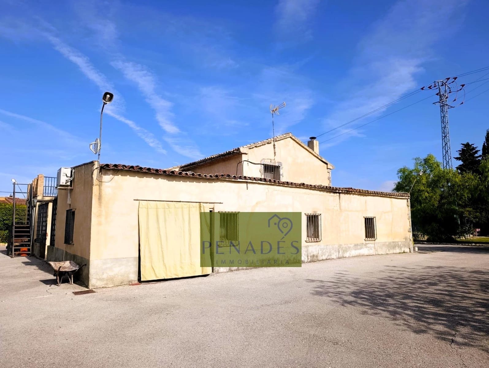 6 soveværelse Villa til salg i Ontinyent med swimmingpool - € 300.000 (Ref: 9411215)