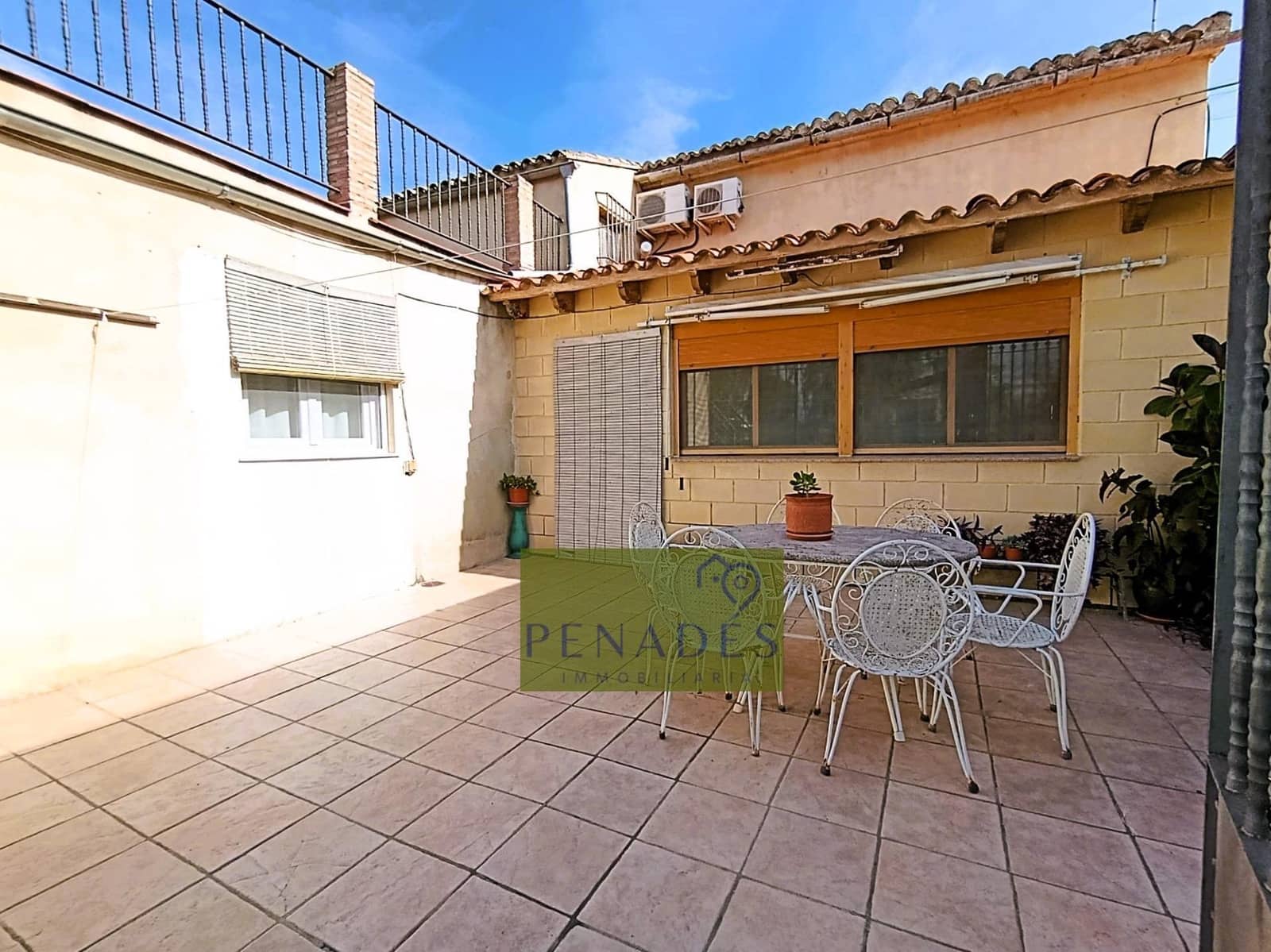 6 soveværelse Villa til salg i Ontinyent med swimmingpool - € 300.000 (Ref: 9411215)