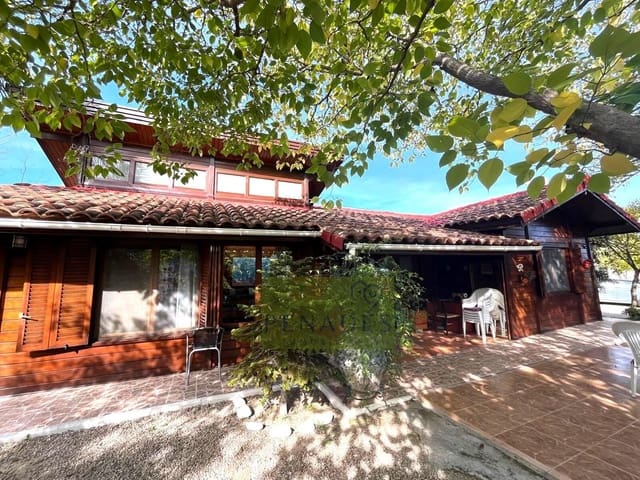 4 makuuhuone Huvila myytävänä paikassa Ontinyent - 255 000 € (Ref: 9427120)