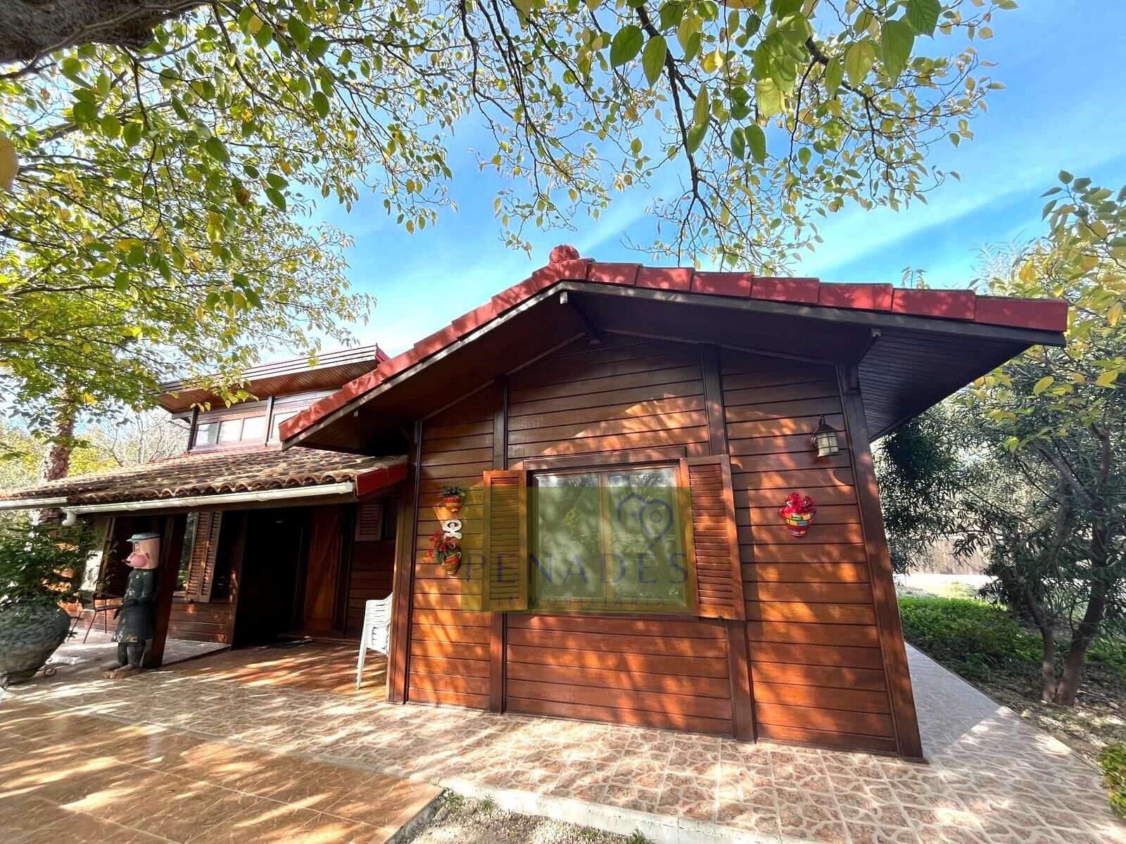 4 makuuhuone Huvila myytävänä paikassa Ontinyent - 255 000 € (Ref: 9427120)