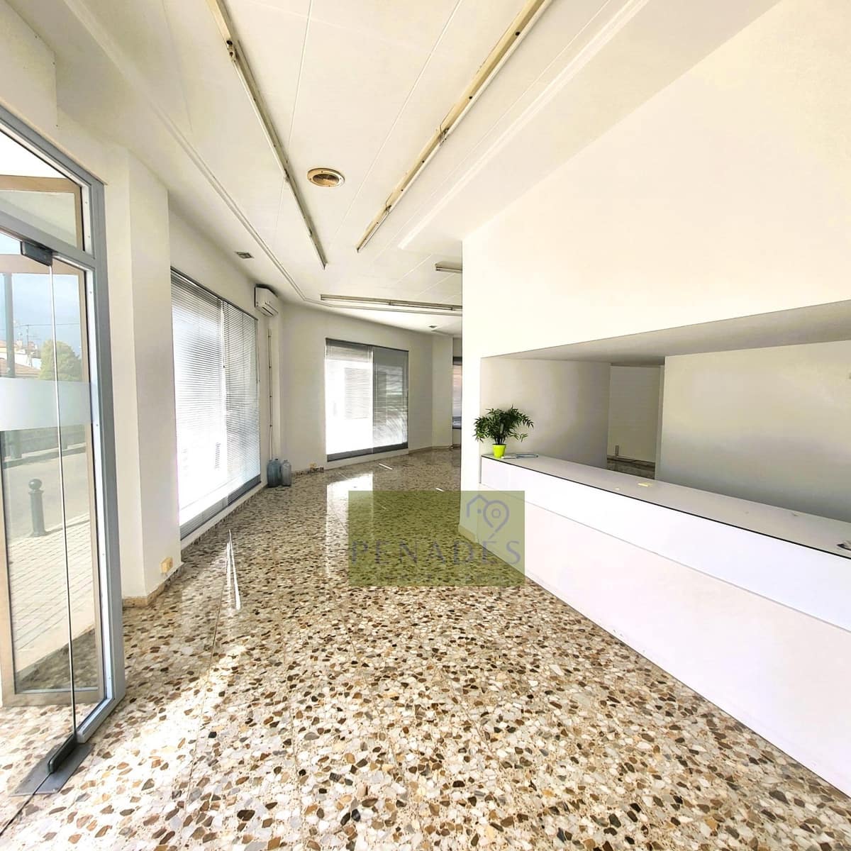 Local Comercial en Ontinyent en alquiler - 450 € (Ref: 9551918)