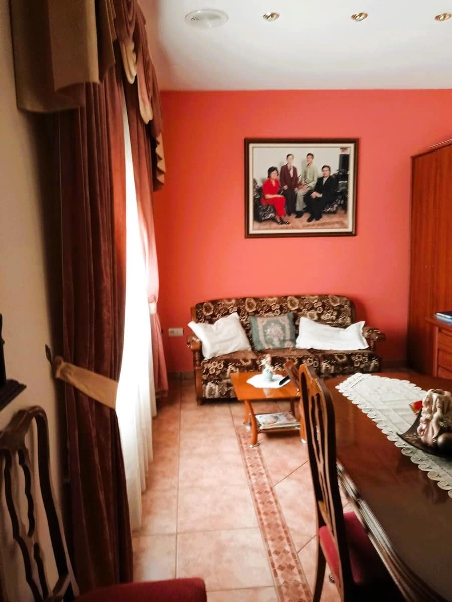 5 bedroom Villa for sale in La Font de la Figuera with garage - € 250,000 (Ref: 9691155)