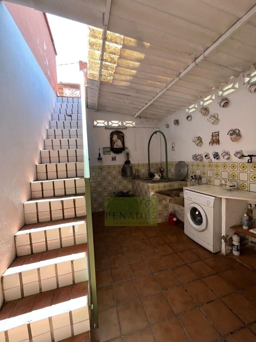 4 bedroom Villa for sale in Ontinyent with pool - € 229,000 (Ref: 9721921)