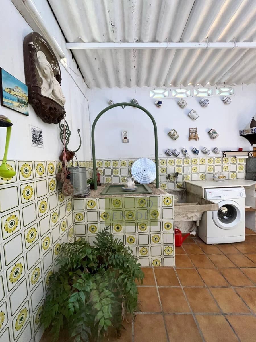 4 bedroom Villa for sale in Ontinyent with pool - € 229,000 (Ref: 9721921)