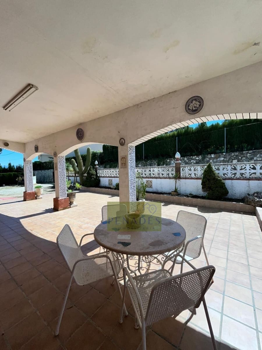 4 bedroom Villa for sale in Ontinyent with pool - € 229,000 (Ref: 9721921)