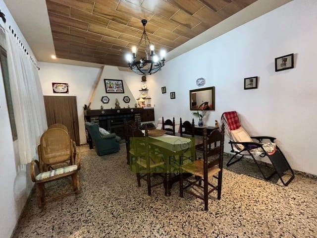 4 bedroom Villa for sale in Ontinyent with pool - € 229,000 (Ref: 9721921)