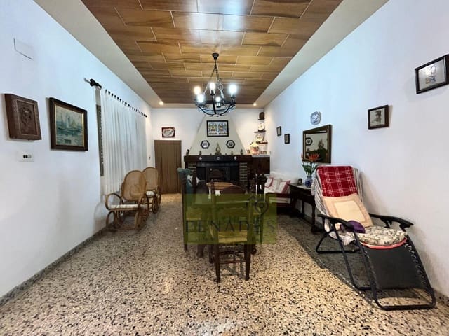 4 bedroom Villa for sale in Ontinyent with pool - € 229,000 (Ref: 9721921)