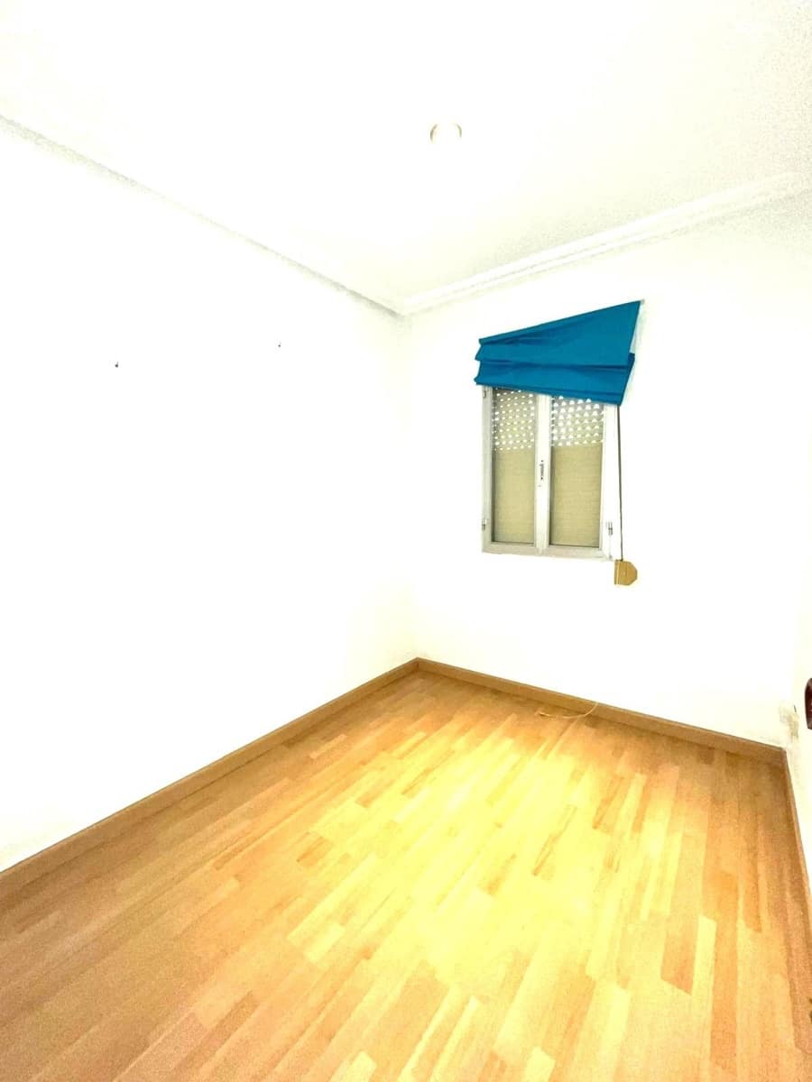 3 sovrum Lägenhet till salu i Ontinyent - 68 000 € (Ref: 9758874)