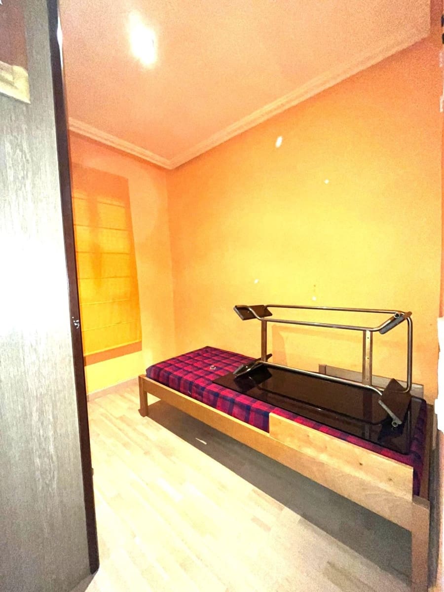 3 sovrum Lägenhet till salu i Ontinyent - 68 000 € (Ref: 9758874)