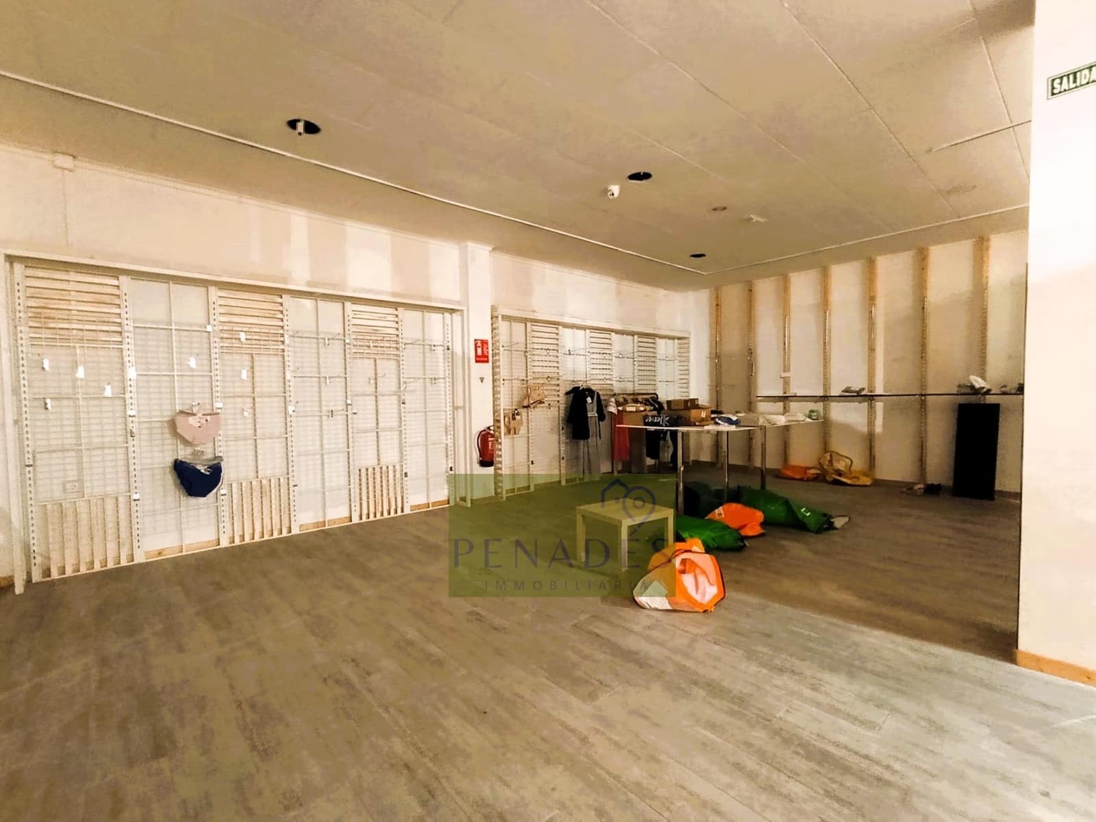 Erhverv til leje i Ontinyent - € 1.000 (Ref: 9831761)
