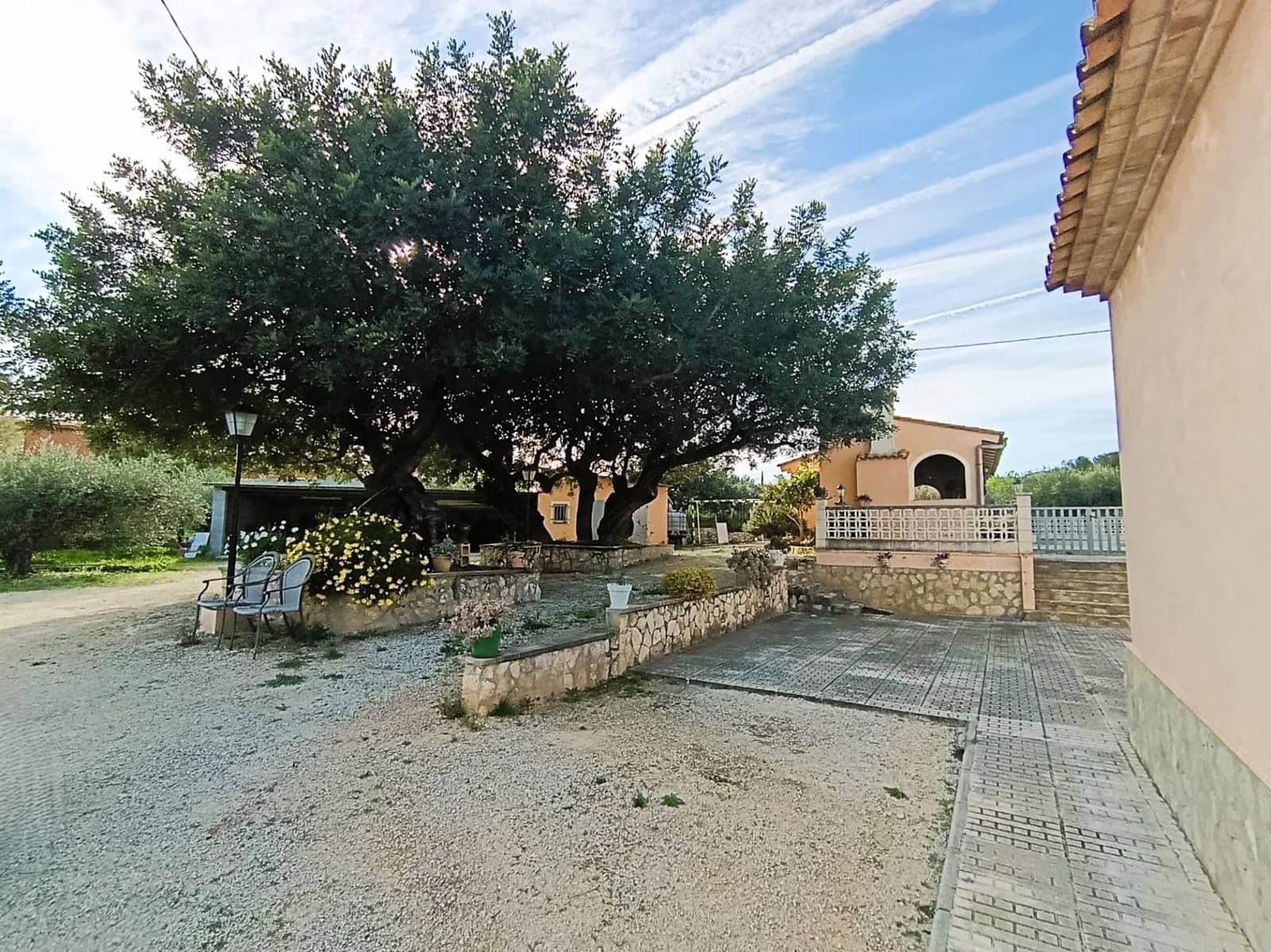 5 bedroom Villa for sale in Ontinyent with pool garage - € 295,000 (Ref: 9846656)