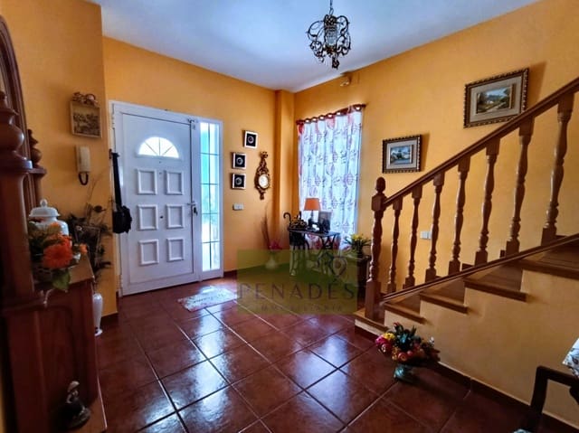 5 Zimmer Villa zu verkaufen in Ontinyent mit Pool - 395.000 € (Ref: 9940387)