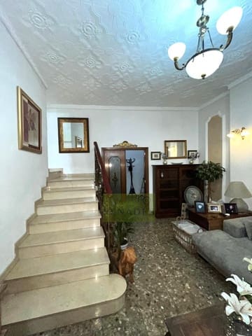 4 quarto Casa em Banda para venda em Ontinyent - 218 000 € (Ref: 9966809)