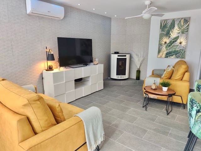 3 slaapkamer Villa te koop in Villamartin, Orihuela met zwembad - € 275.000 (Ref: 10043579)