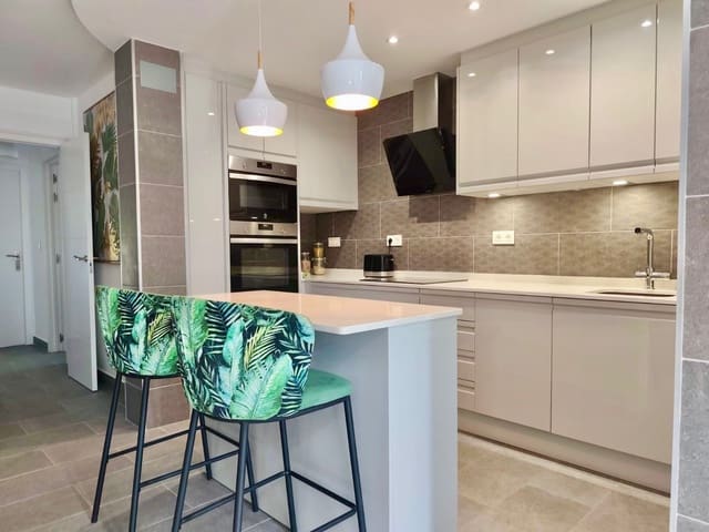 3 slaapkamer Villa te koop in Villamartin, Orihuela met zwembad - € 275.000 (Ref: 10043579)