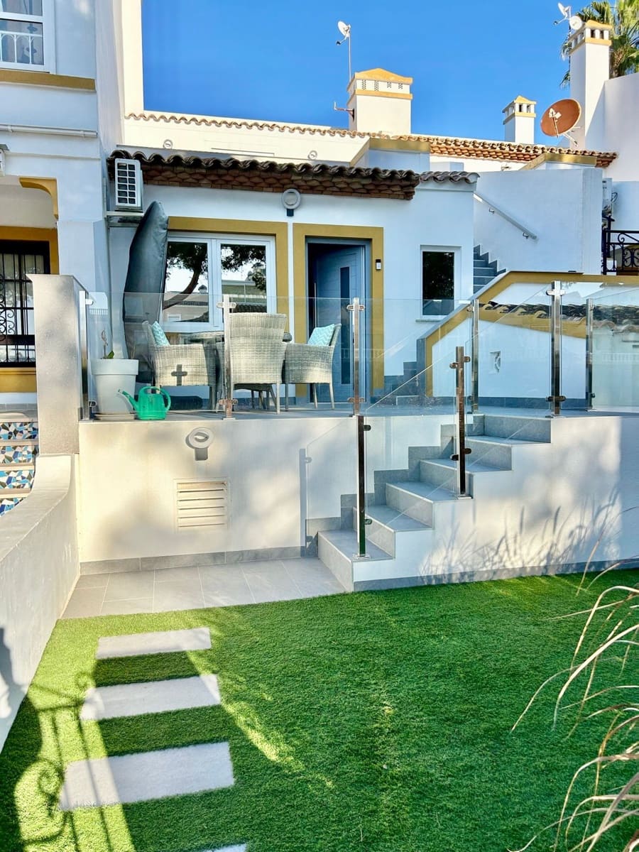 3 camera da letto Villa in vendita in Villamartin con piscina - 275.000 € (Rif: 10043579)