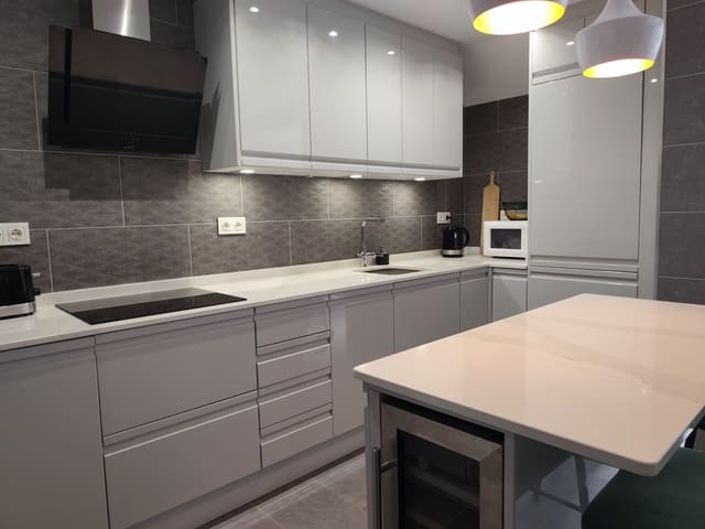 3 slaapkamer Villa te koop in Villamartin, Orihuela met zwembad - € 275.000 (Ref: 10043579)