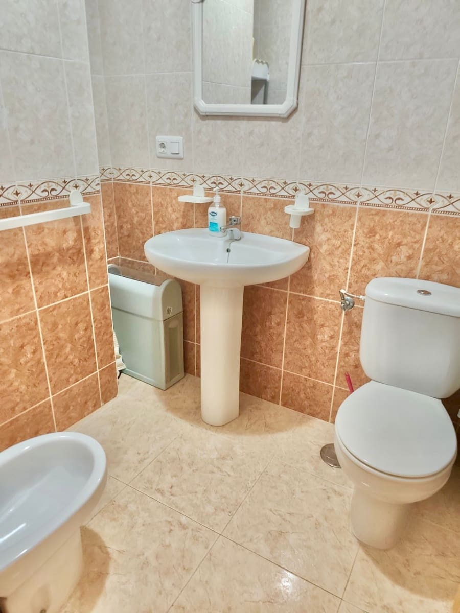 2 bedroom Apartment for sale in Torrevieja with pool garage - € 124,000 (Ref: 9220299)