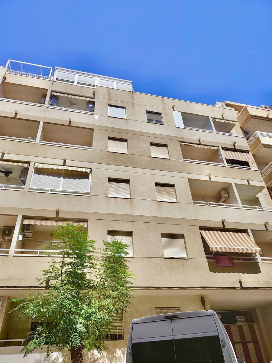 2 bedroom Apartment for sale in Torrevieja with pool garage - € 124,000 (Ref: 9220299)