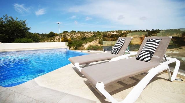 4 bedroom Villa for sale in Orihuela Costa, Orihuela with pool - € 499,990 (Ref: 9349761)