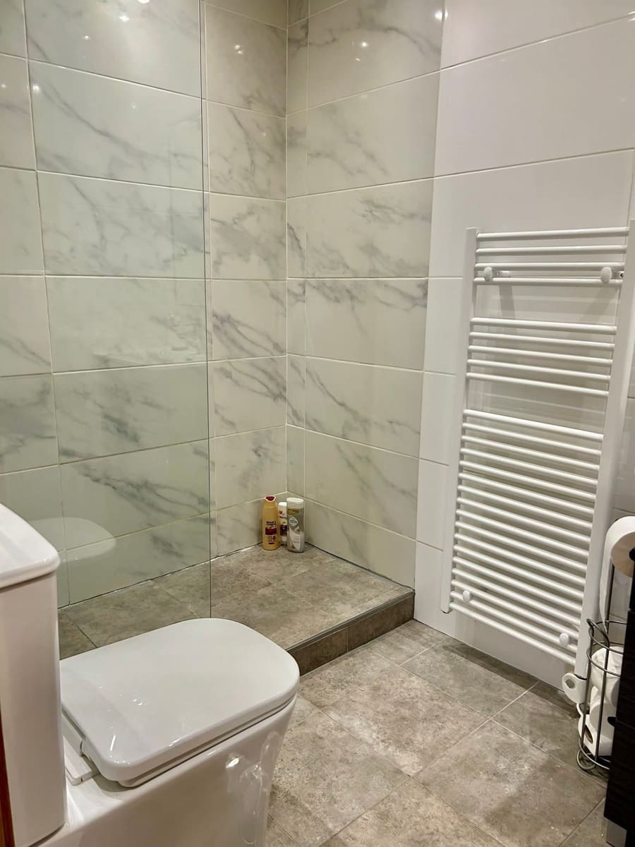 2 soveværelse Lejlighed til salg i Villamartin med swimmingpool - € 185.000 (Ref: 9403591)